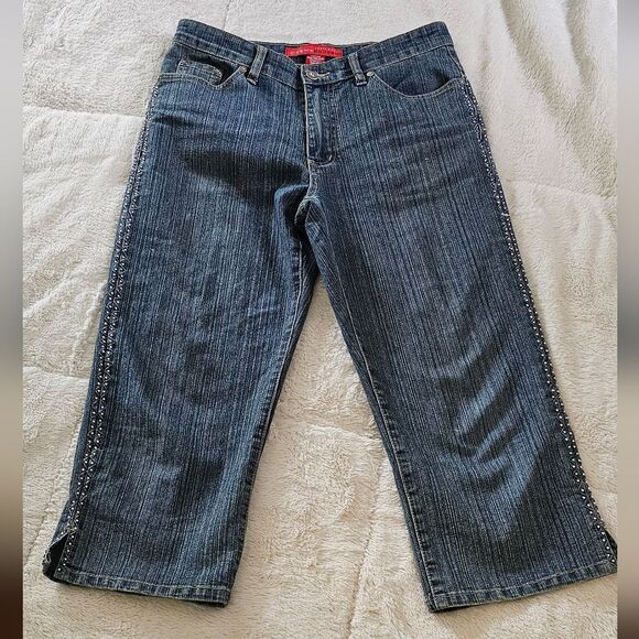 Cosmopolitan Capris Jeans Womens 6P Blue Denim Embroidered Beaded Pants - Picture 1 of 7